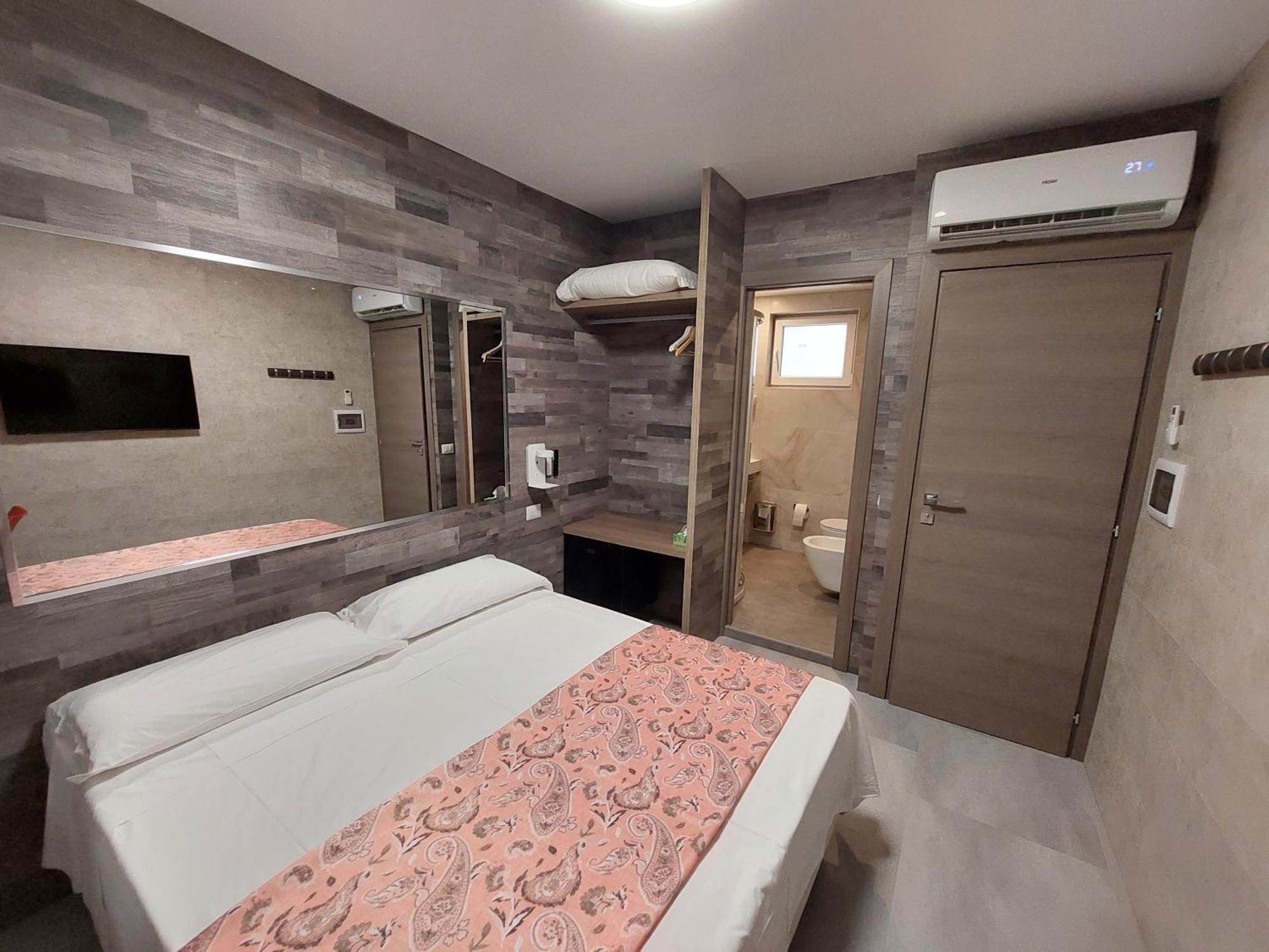 Hotel Pontenuovo Merone Luaran gambar