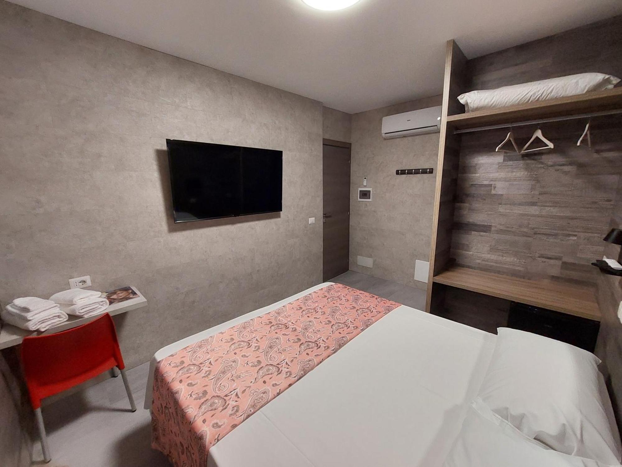 Hotel Pontenuovo Merone Luaran gambar